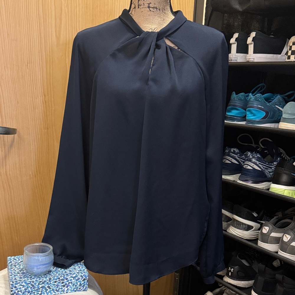 Banana Republic like brand new condition dark blue blouse. Jaime Twist on front.
